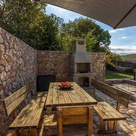 Eirene Villa *
