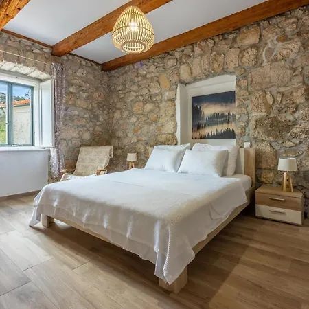 Eirene Villa Drivenik