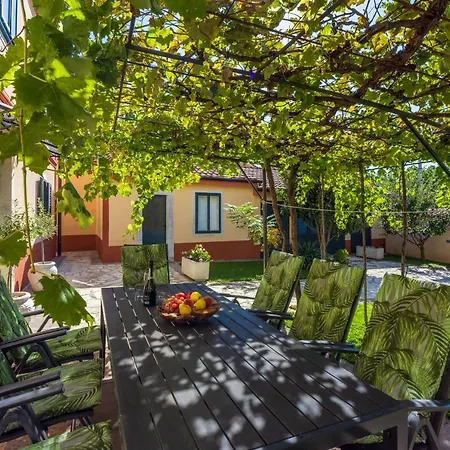 Eirene Villa *